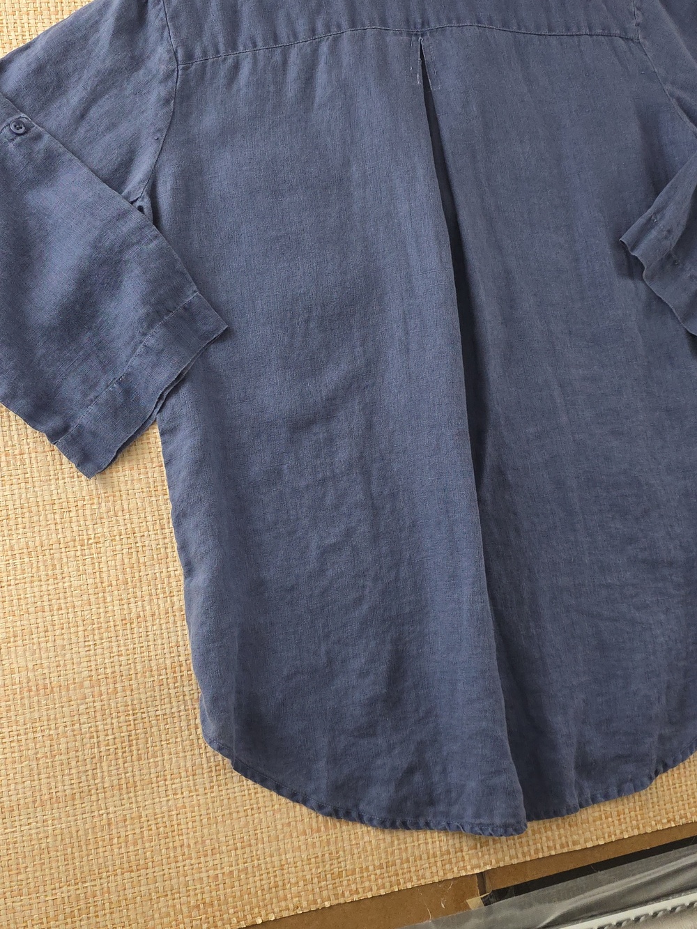 Side Stitch Blue Linen Popover Blouse XL Roll Tab Sleeve Lightweight Top - Picture 8 of 12